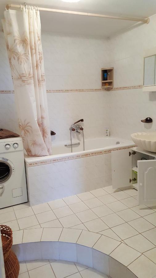 Eger Napsugar Appartement Buitenkant foto