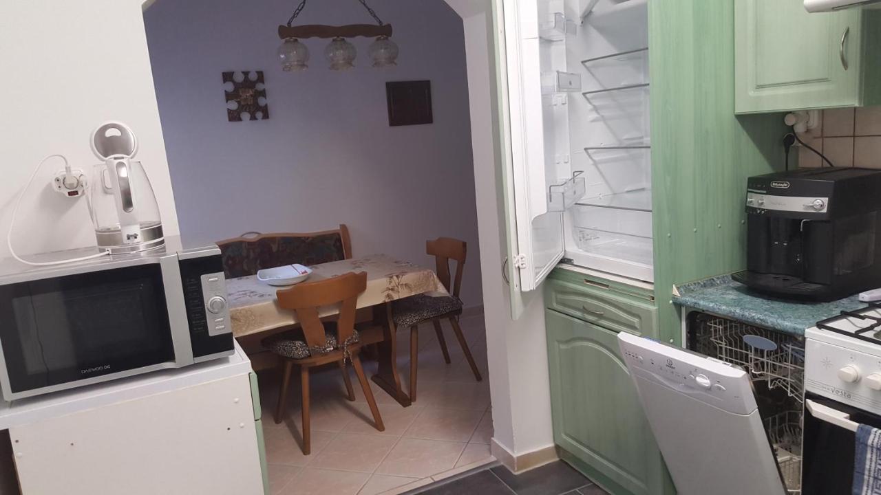 Eger Napsugar Appartement Buitenkant foto