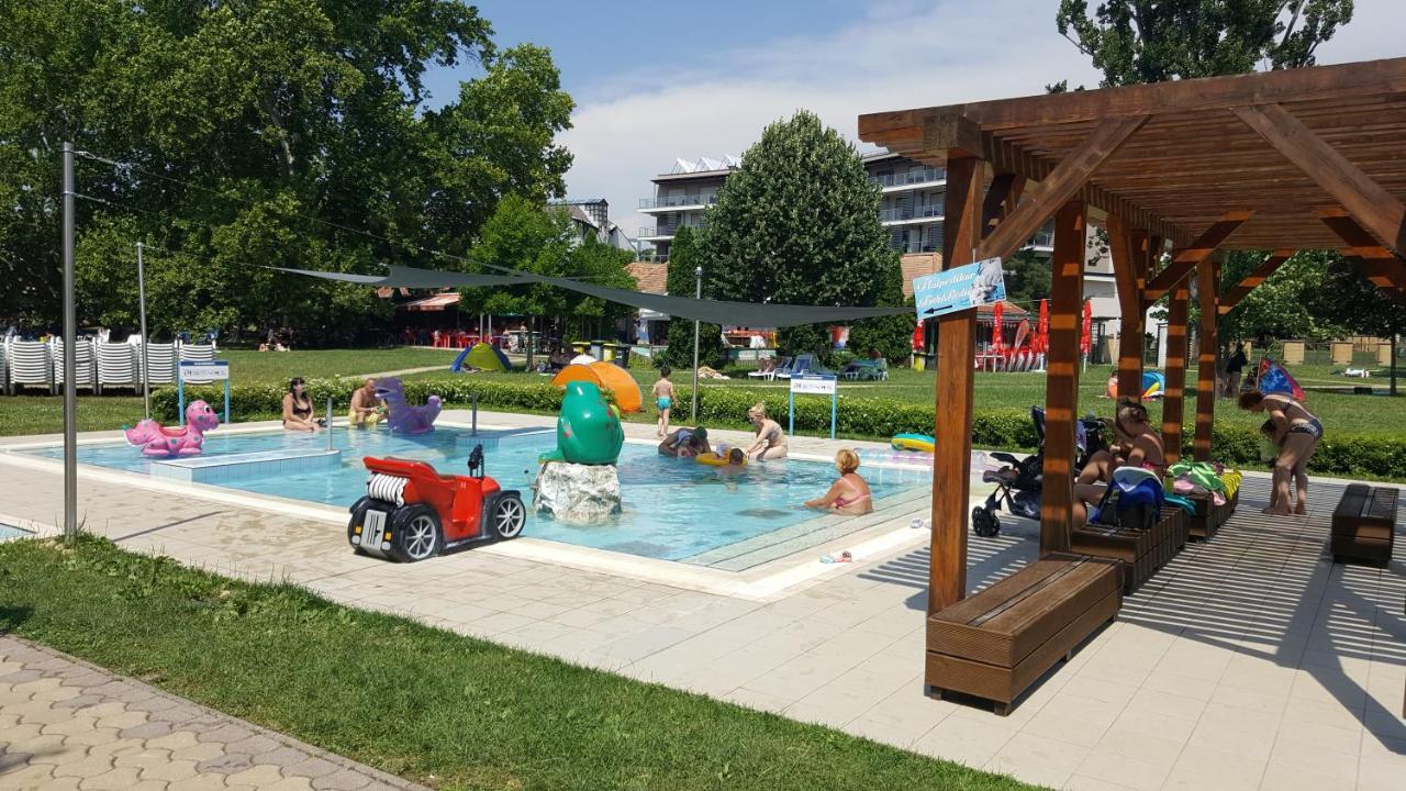 Eger Napsugar Appartement Buitenkant foto